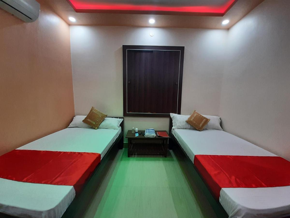 Hotel Shakuntla Palace - 400 Meters Away From Vishnu Pad Temple 7 Mins Walk ガヤー エクステリア 写真