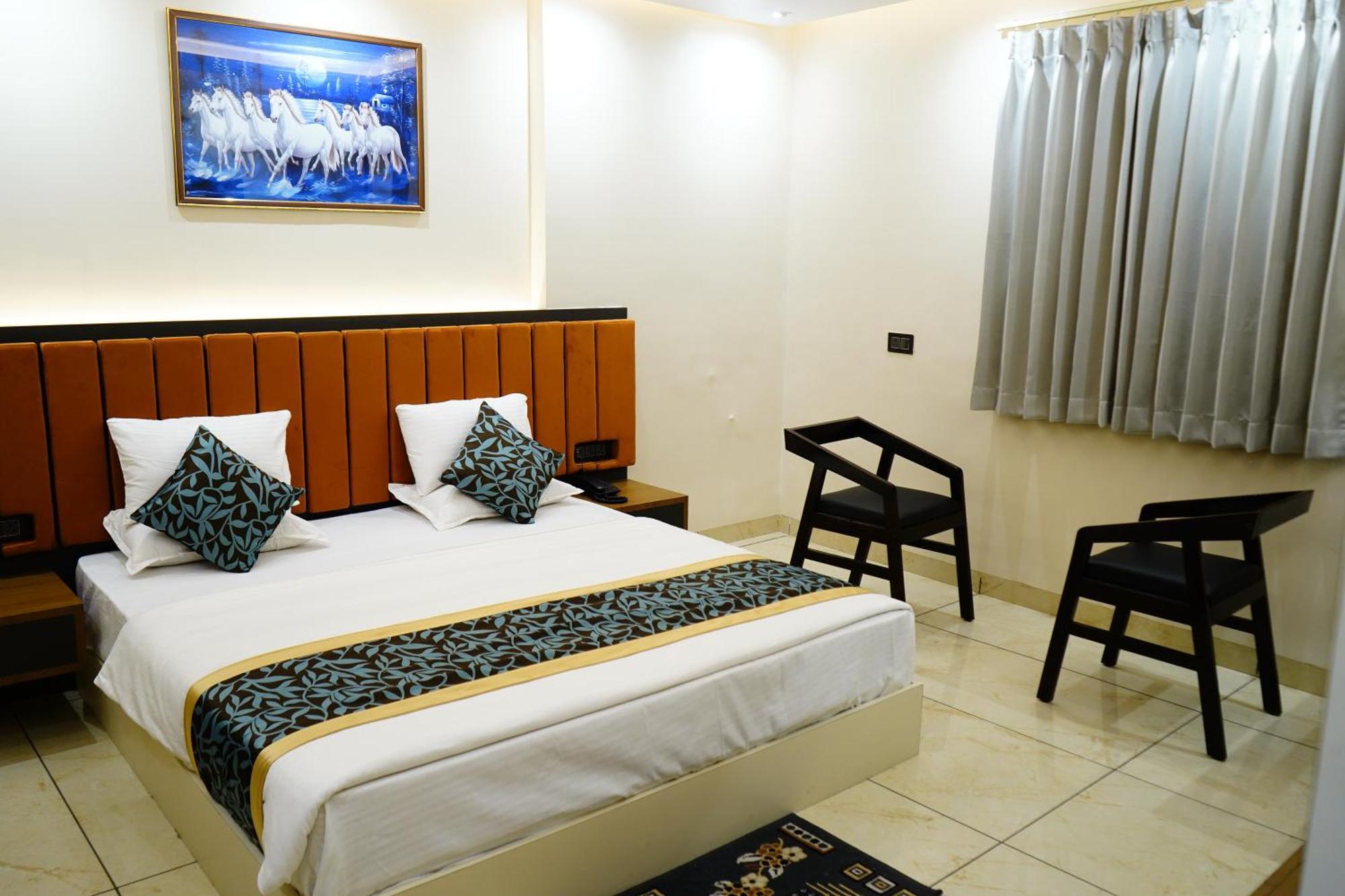 Hotel Shakuntla Palace - 400 Meters Away From Vishnu Pad Temple 7 Mins Walk ガヤー エクステリア 写真