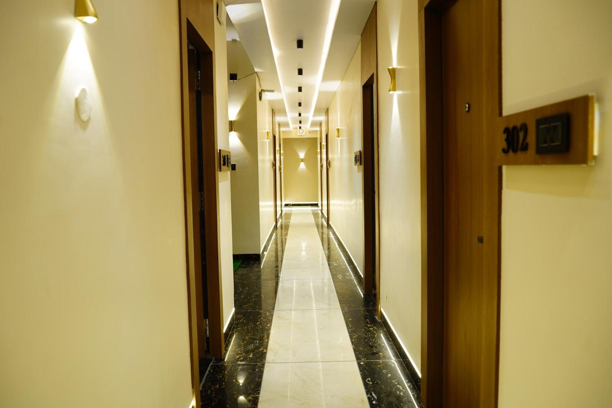 Hotel Shakuntla Palace - 400 Meters Away From Vishnu Pad Temple 7 Mins Walk ガヤー エクステリア 写真
